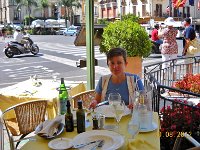 15Frokost paa Piazza Tasso (1)